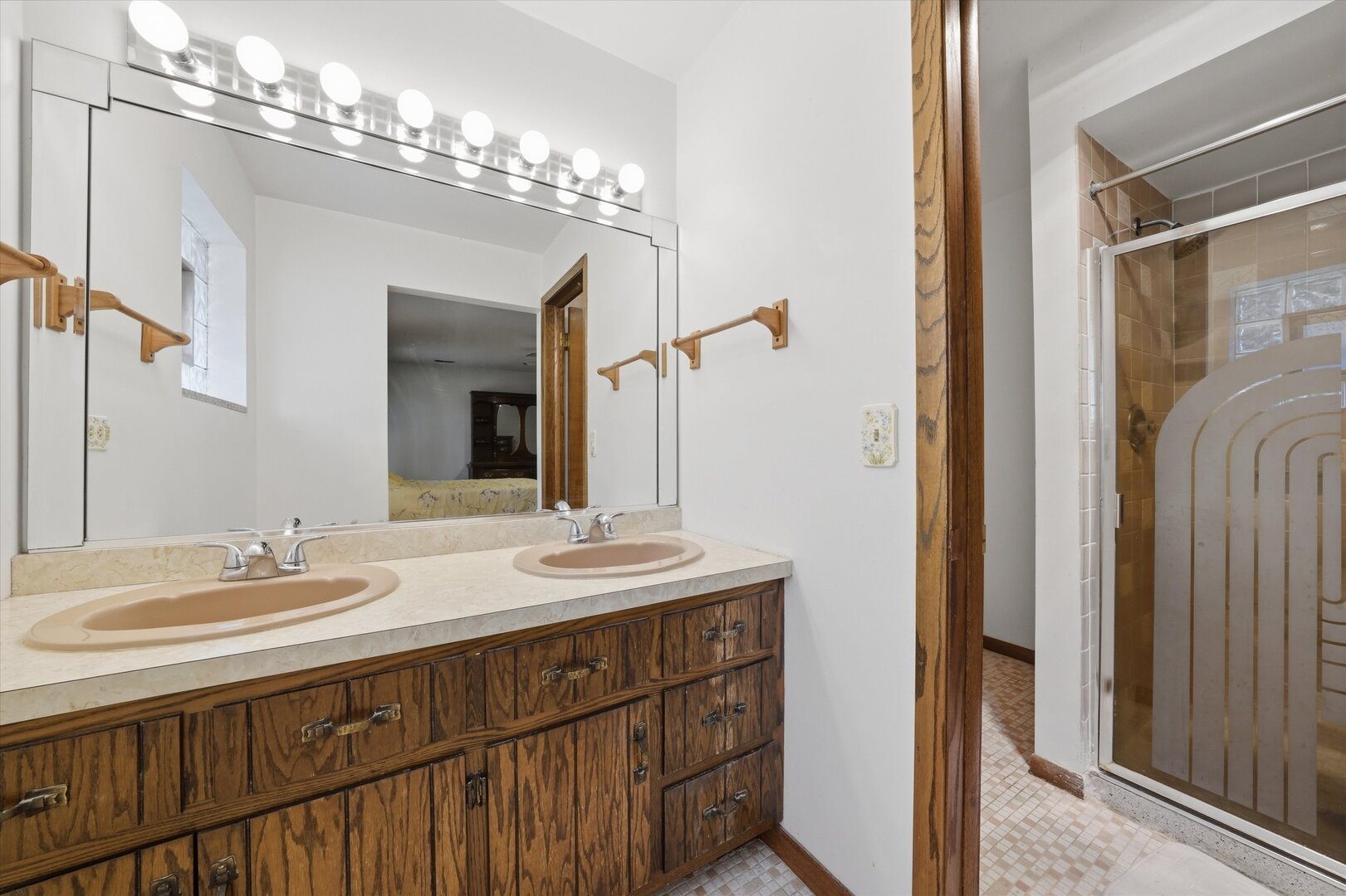 1128 W Church Road Property Photo 17