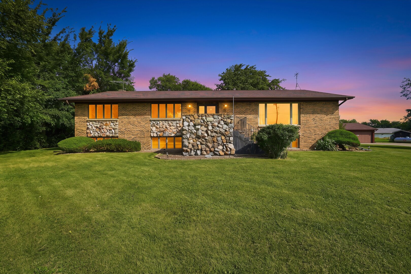 1128 W Church Road Property Photo 30