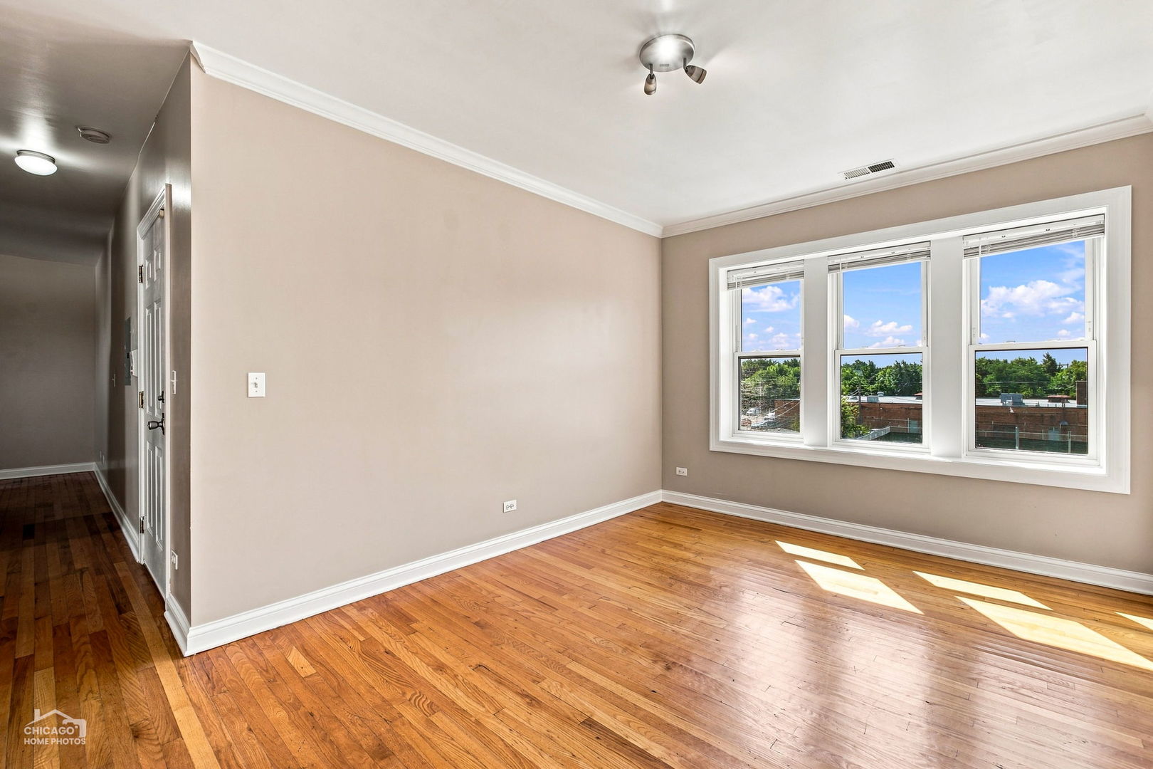 1839 N Monticello Avenue 3w Property Photo 3