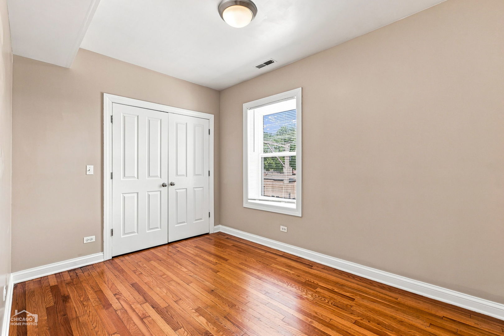 1839 N Monticello Avenue 3w Property Photo 8