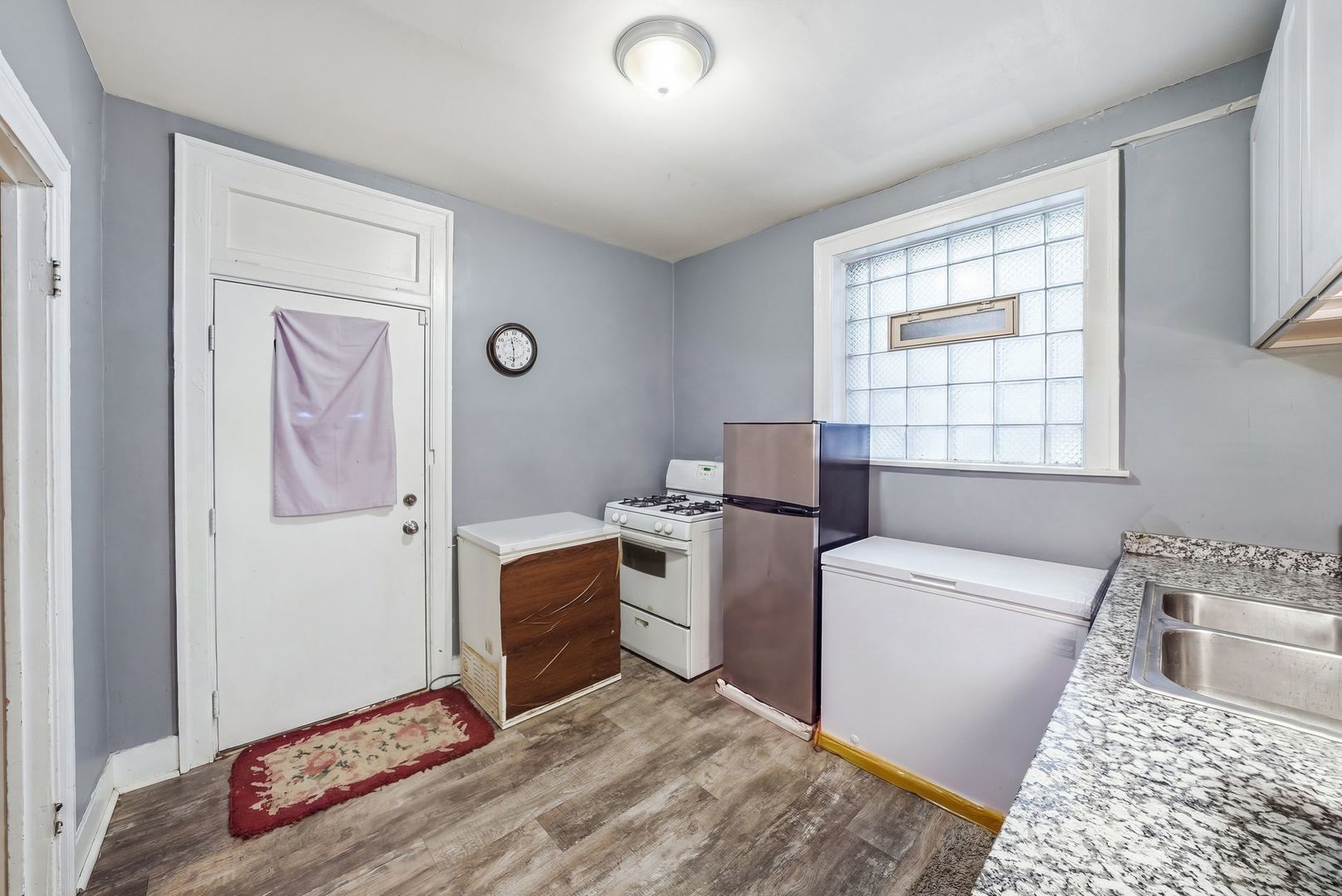 8038 S Maryland Avenue Property Photo 4