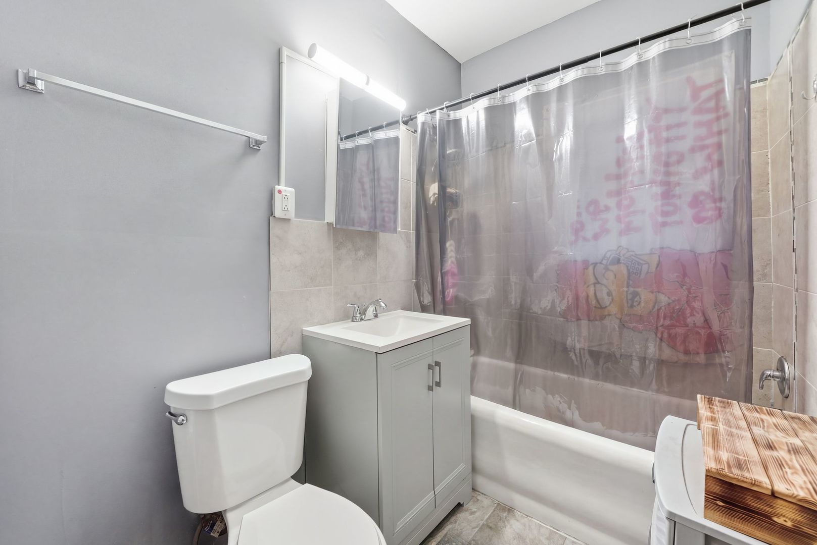 8038 S Maryland Avenue Property Photo 8