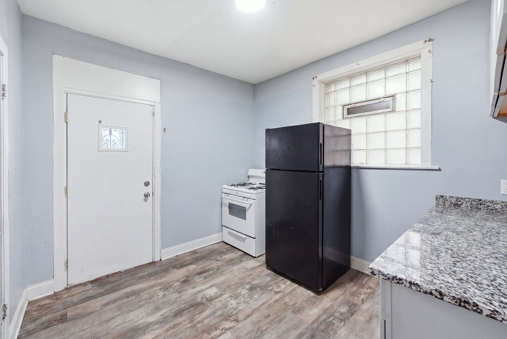 8038 S Maryland Avenue Property Photo 12