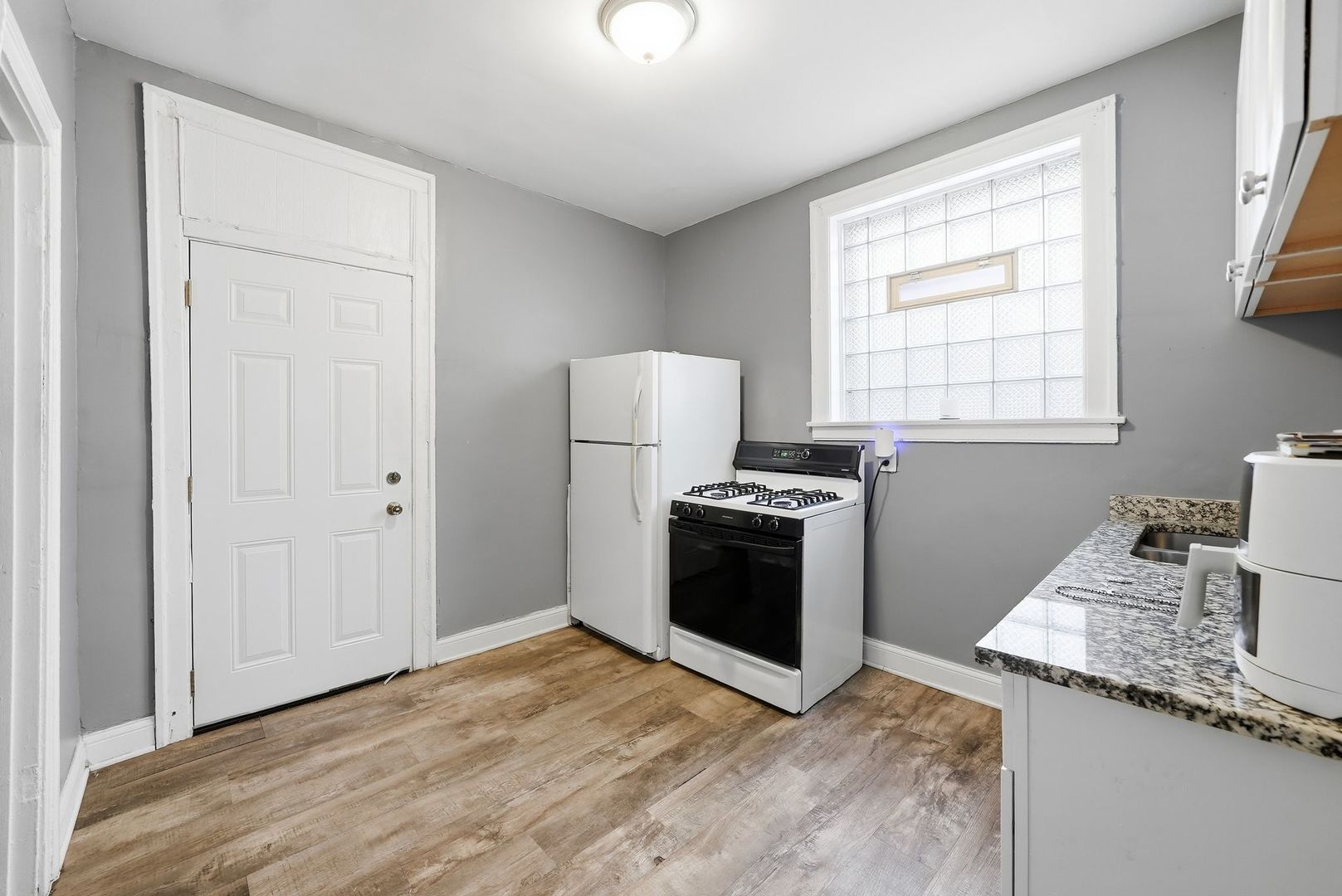 8038 S Maryland Avenue Property Photo 22