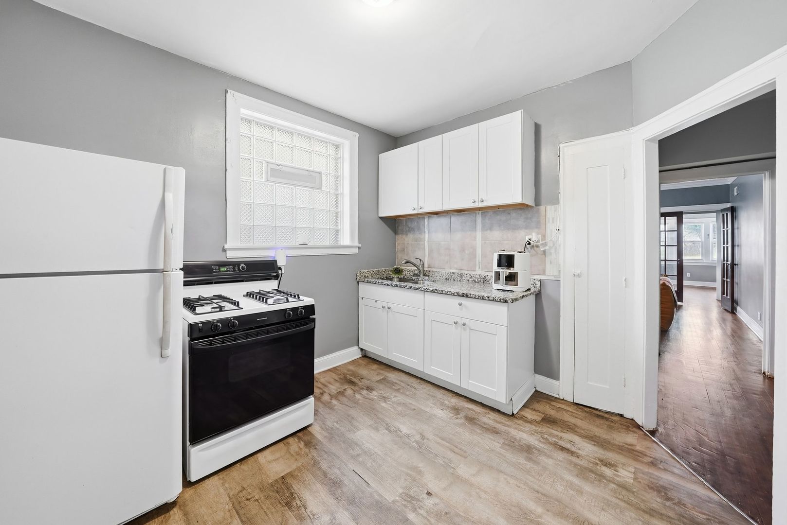 8038 S Maryland Avenue Property Photo 23