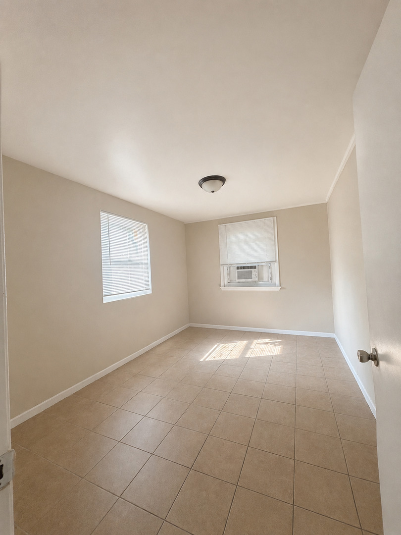 2108 E 95th Place Property Photo 14