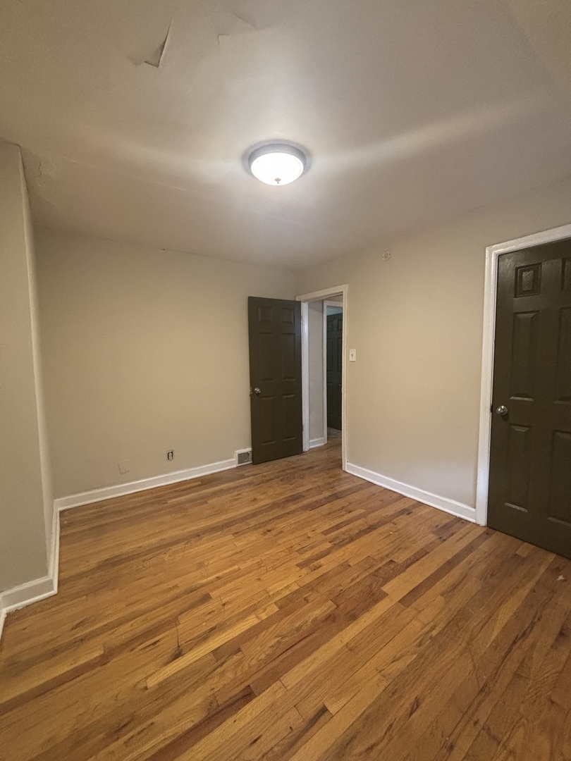 2108 E 95th Place Property Photo 17