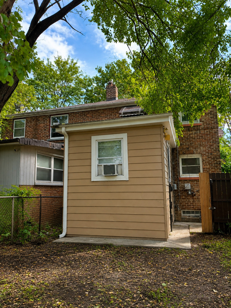 2108 E 95th Place Property Photo 26