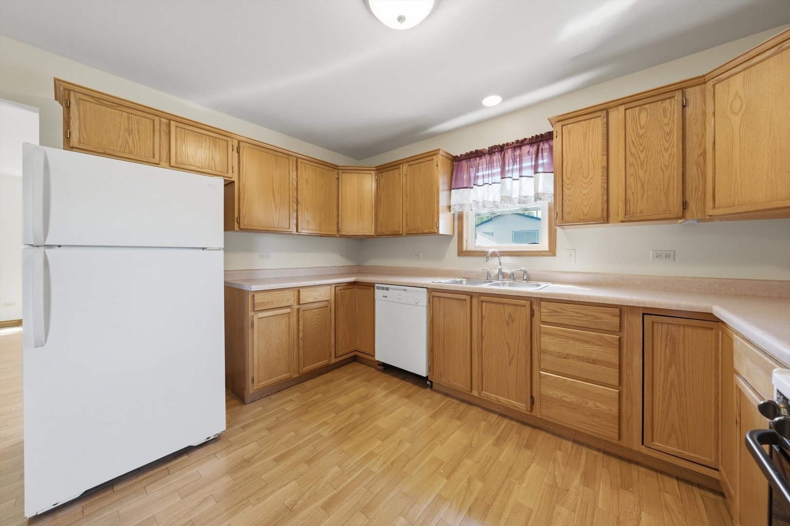3136 Butler Avenue Property Photo 5