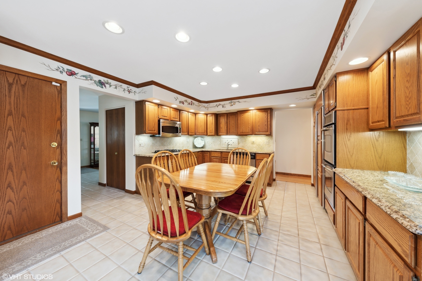 1807 N Larch Drive Property Photo 3