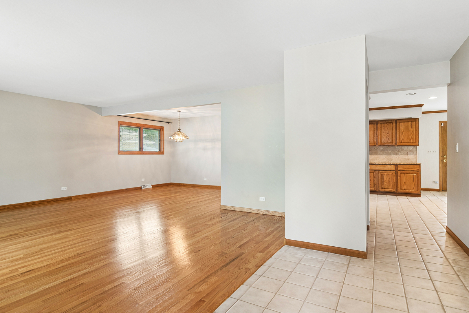 1807 N Larch Drive Property Photo 5