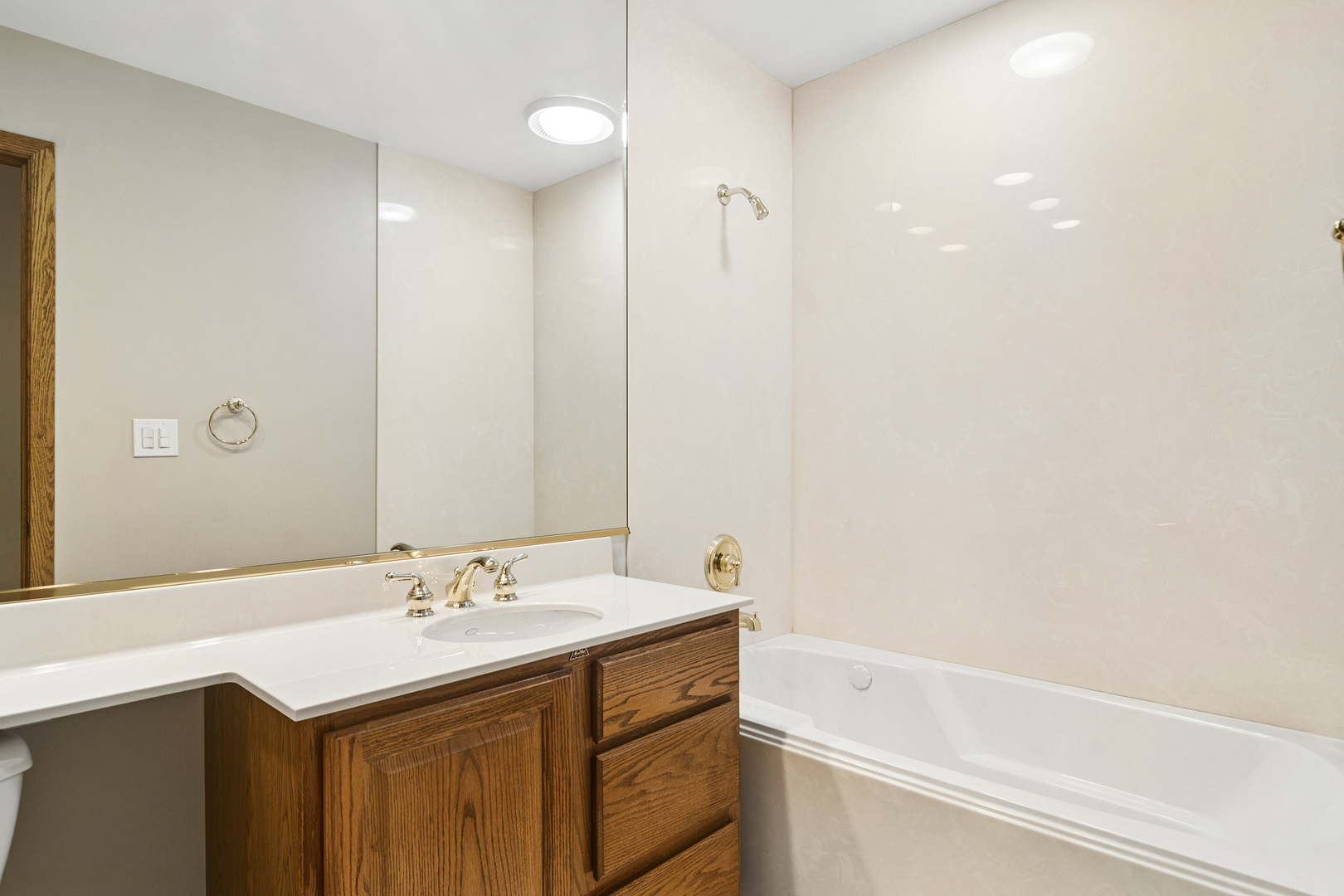 1807 N Larch Drive Property Photo 13