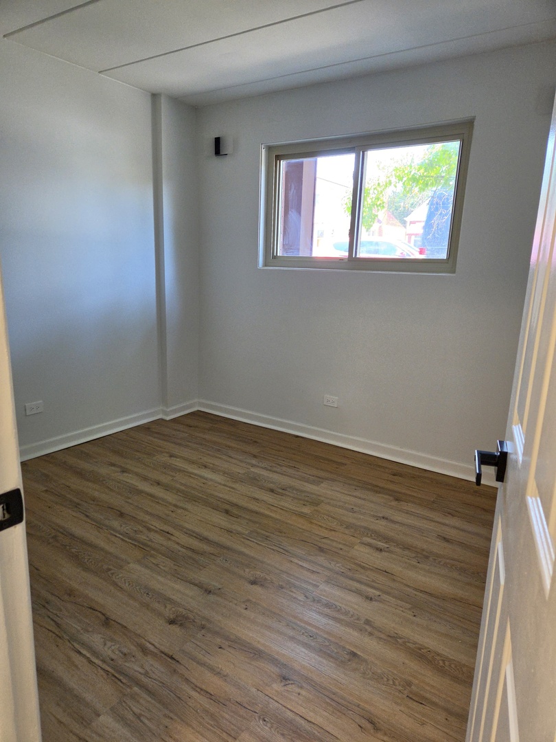 2537 Thatcher Avenue 1a Property Photo 3