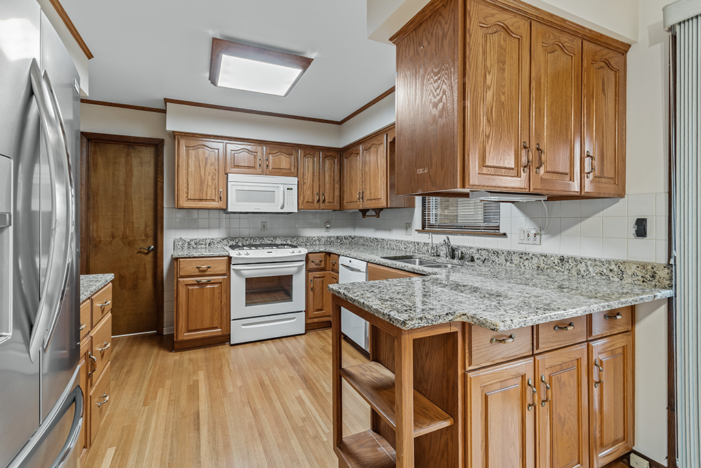 927 Maryville Drive Property Photo 6