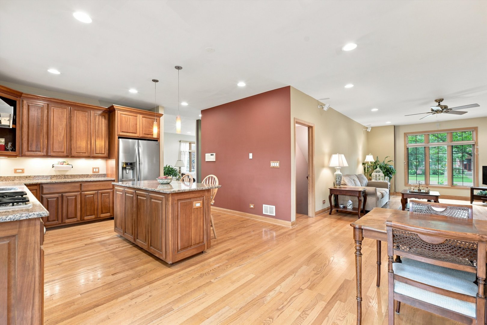 521 S Lincoln Avenue Property Photo 10