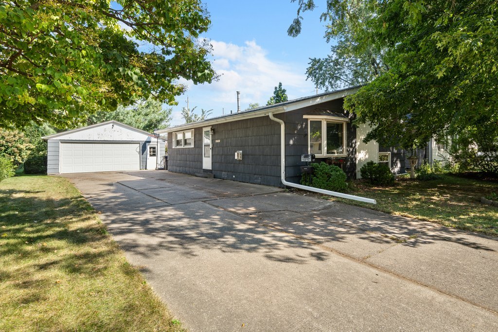 2343 46th Street Court Property Photo 1