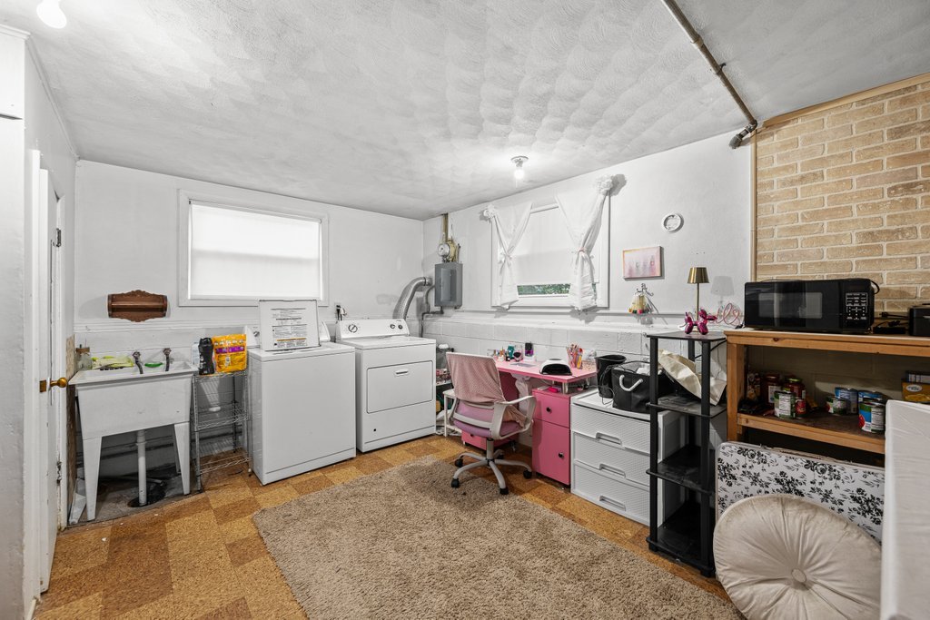 2343 46th Street Court Property Photo 17