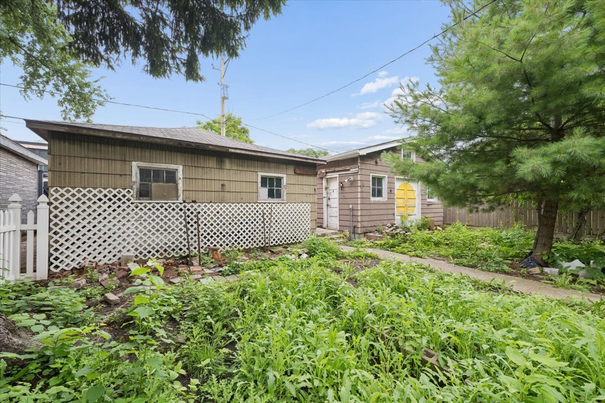 3925 N Troy Street Property Photo 5