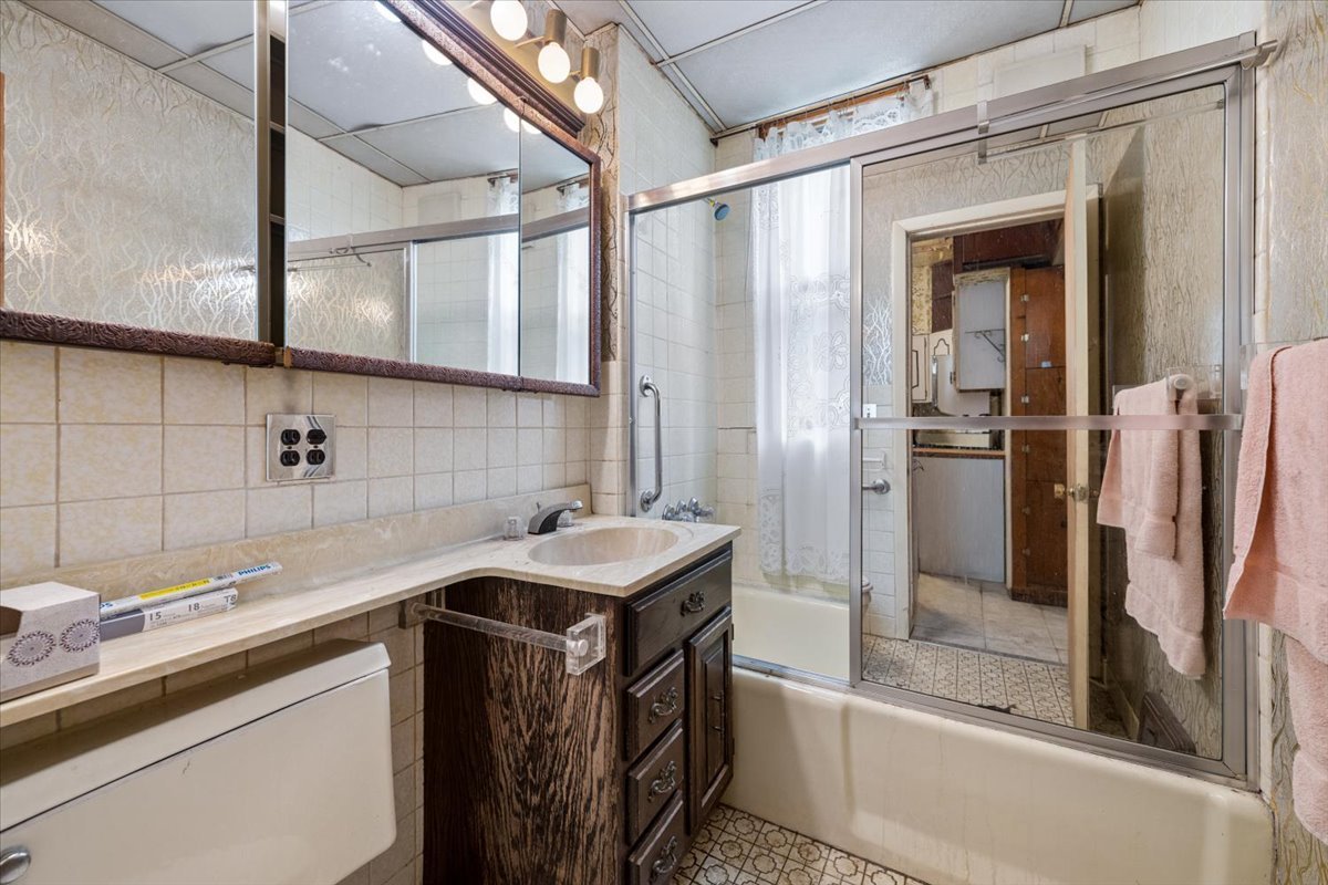 3925 N Troy Street Property Photo 11