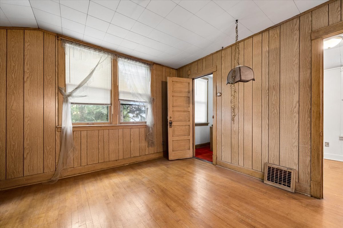 3925 N Troy Street Property Photo 18