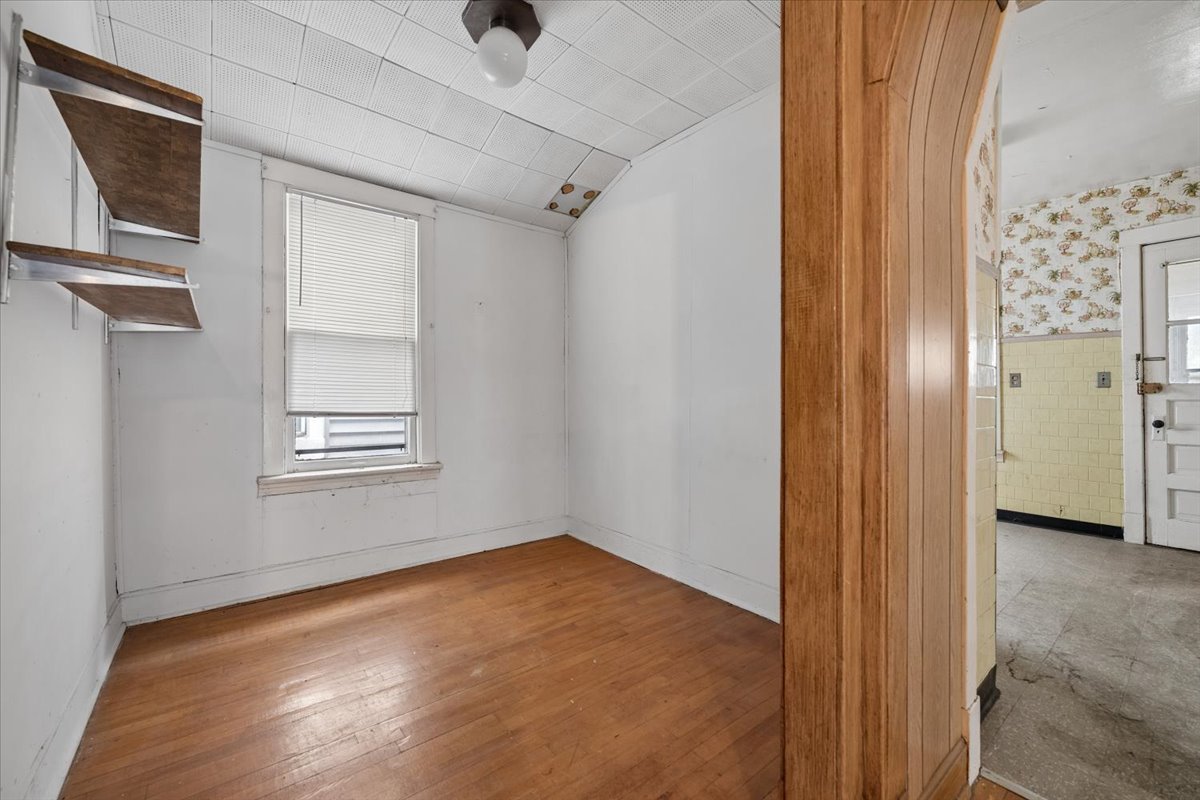 3925 N Troy Street Property Photo 19