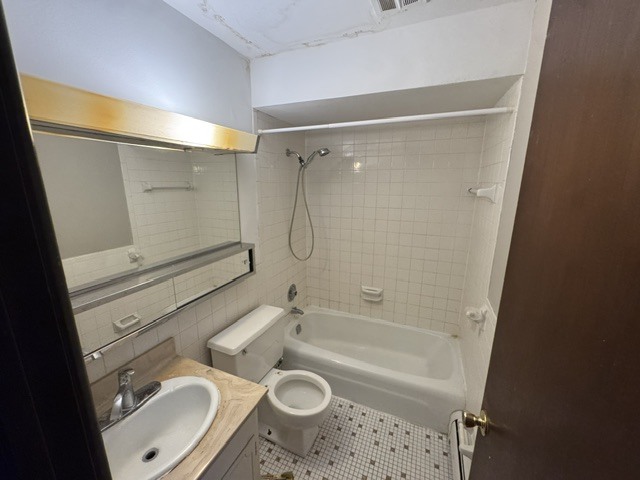 5348 N Cumberland Avenue 405 Property Photo 5