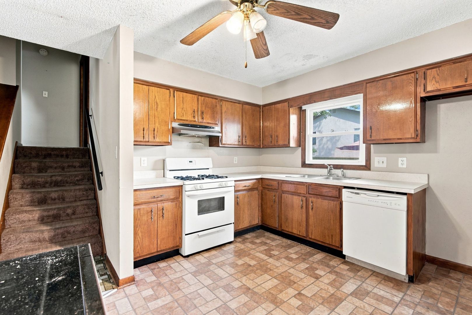 1120 Joel Avenue Property Photo 10