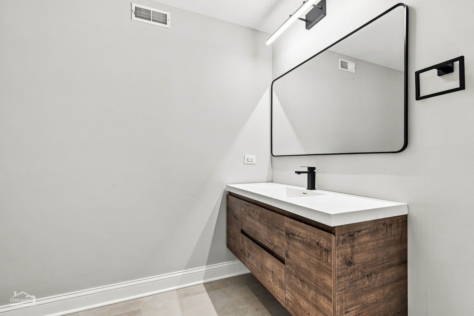 3423 N Albany Avenue Property Photo 63