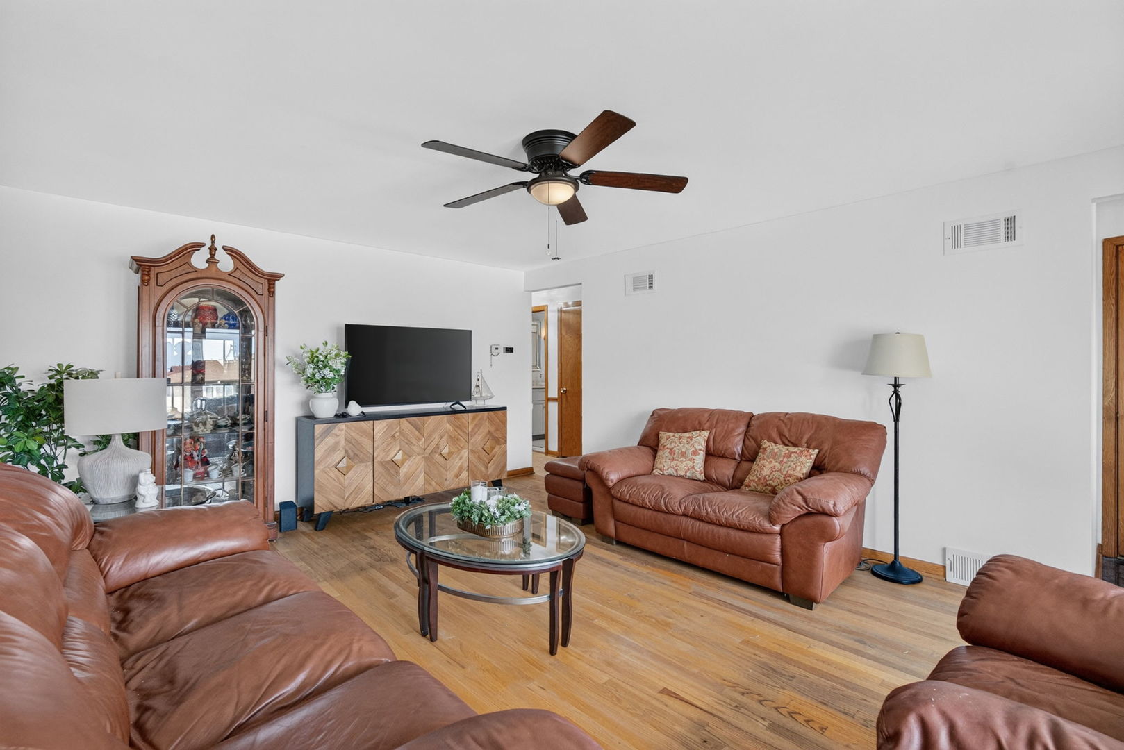 7001 W 81st Street Property Photo 4