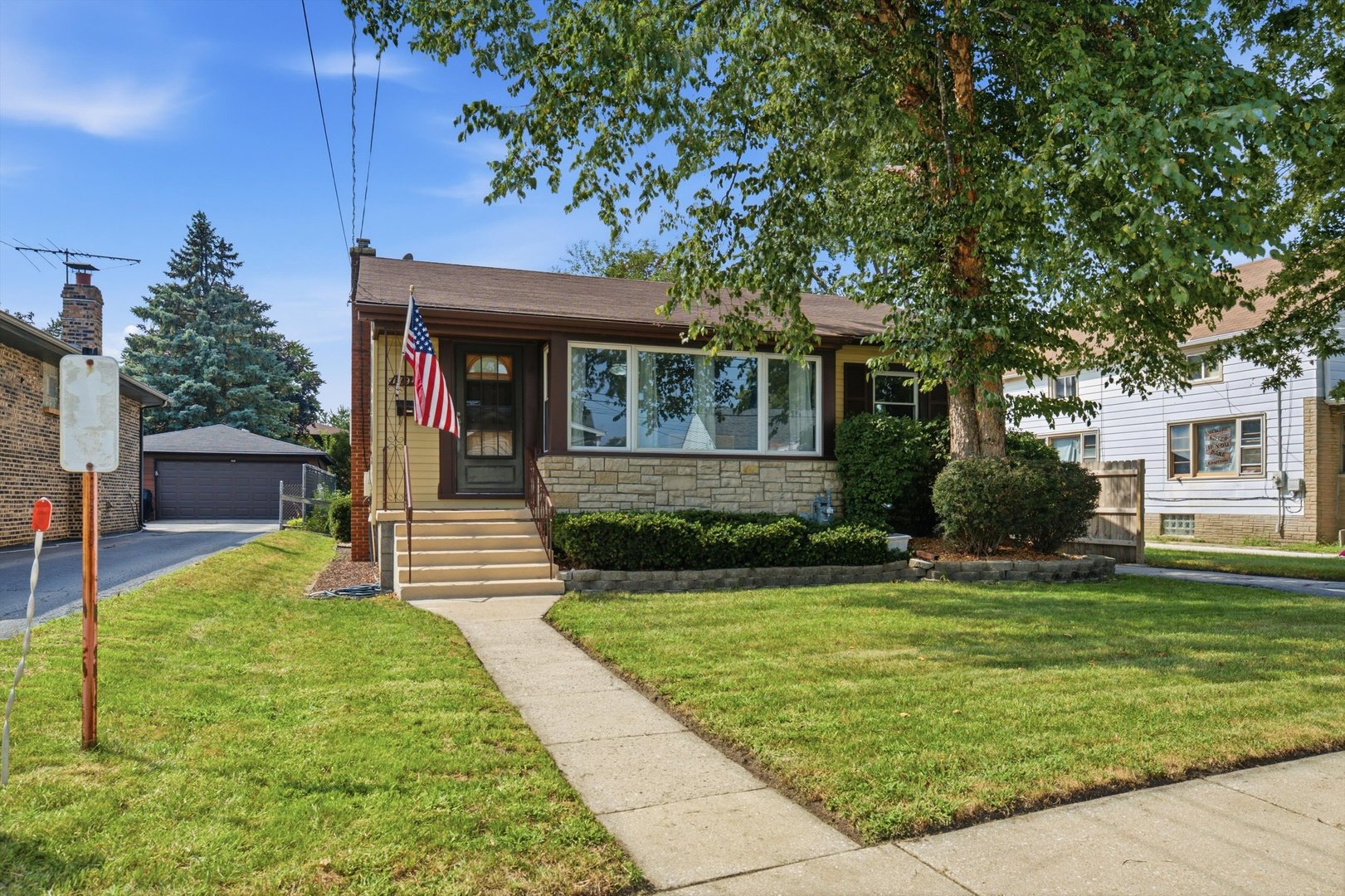 17946 Hickory Street Property Photo 3