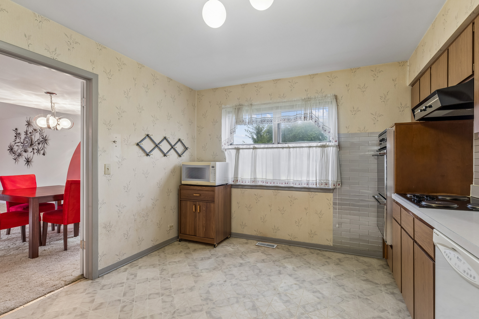 1564 White Trail Property Photo 7
