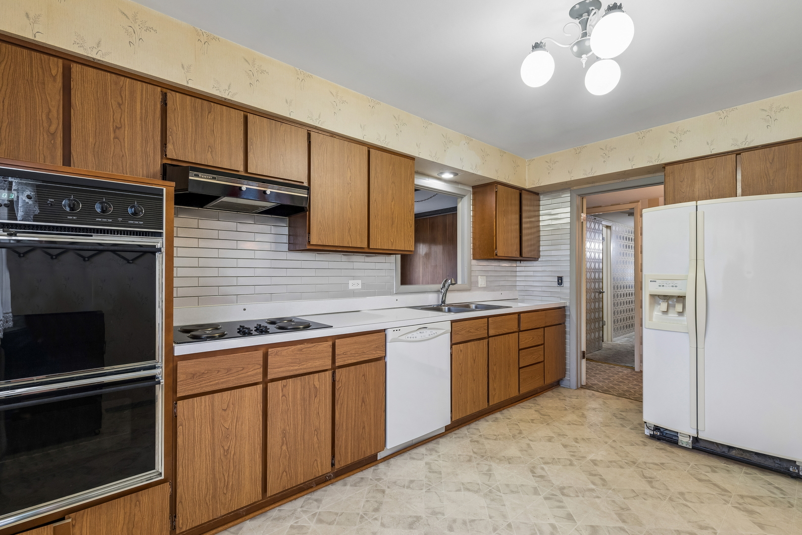 1564 White Trail Property Photo 8