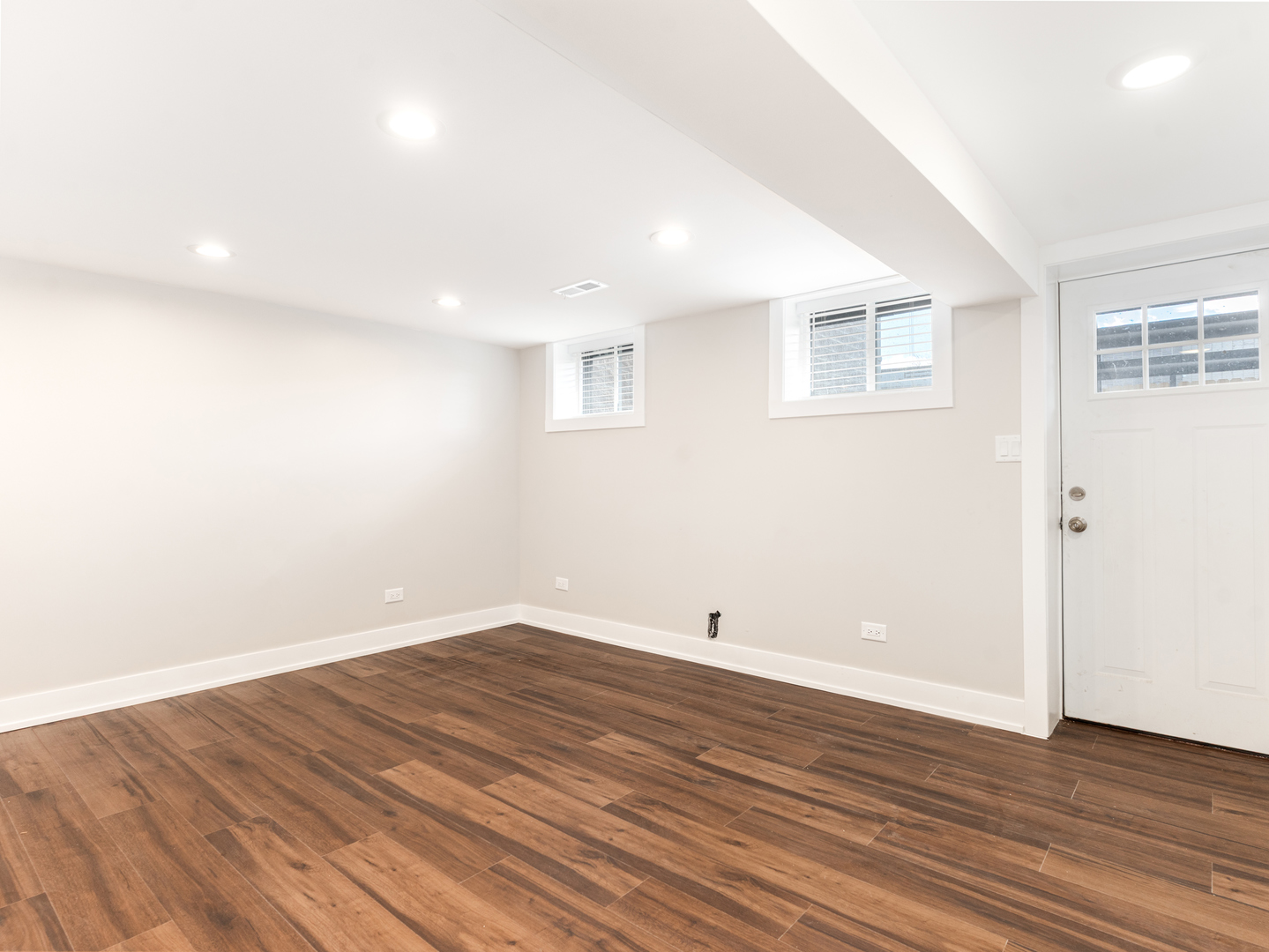 638 W 47th Street Property Photo 15