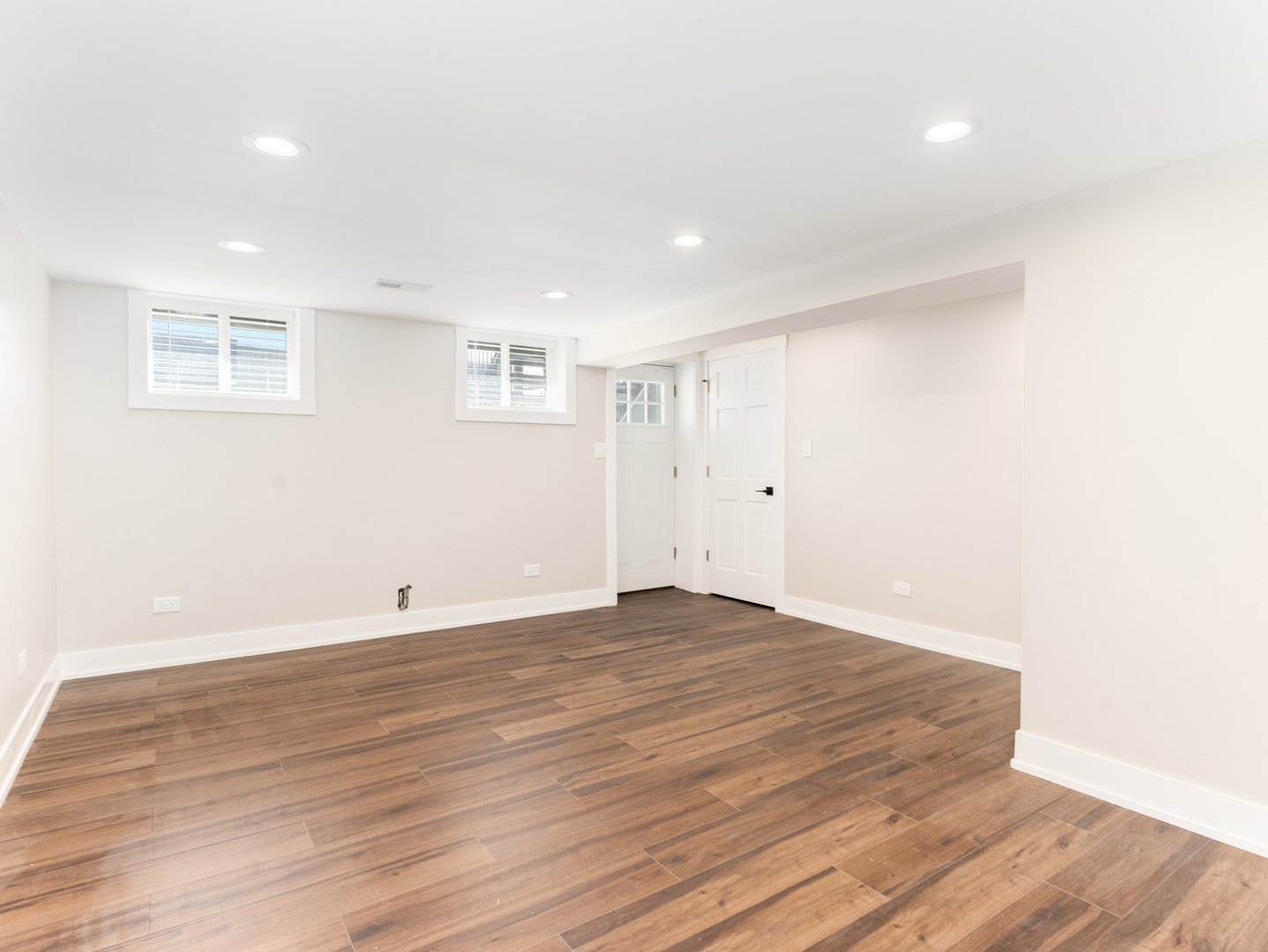 638 W 47th Street Property Photo 16