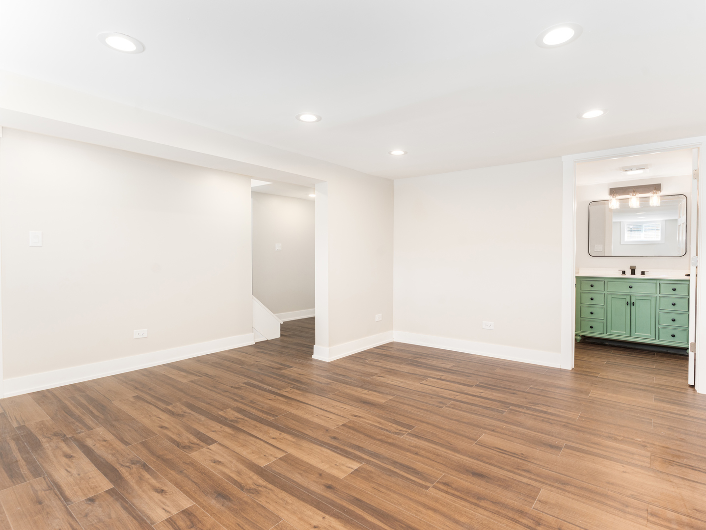 638 W 47th Street Property Photo 19