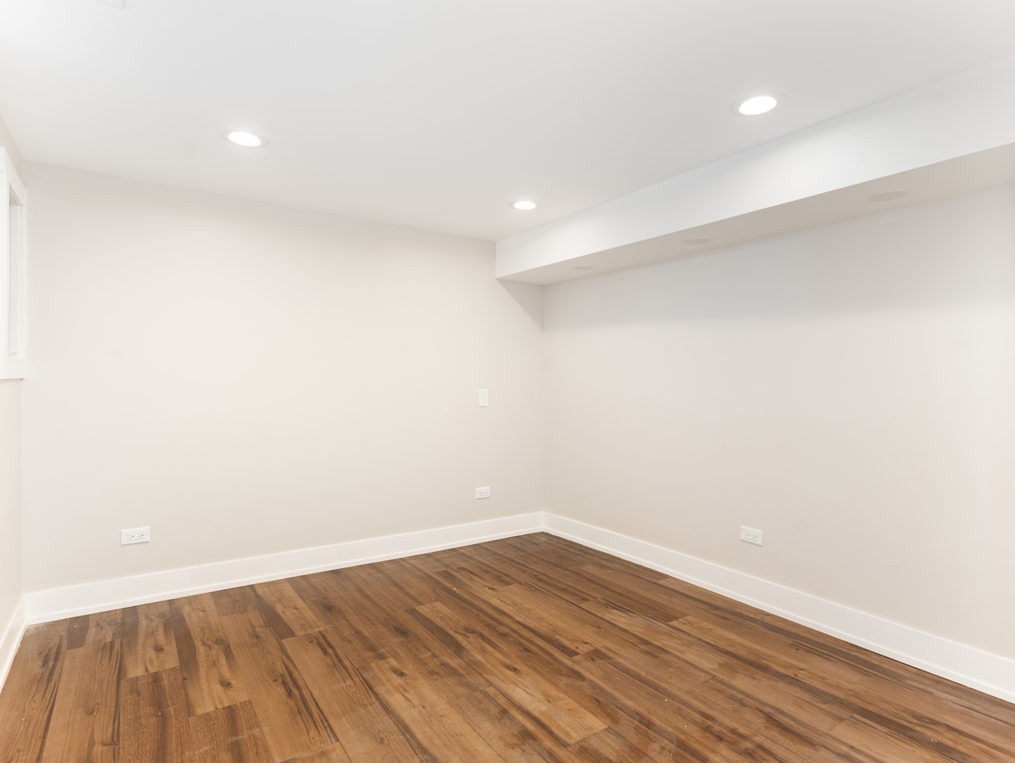 638 W 47th Street Property Photo 20