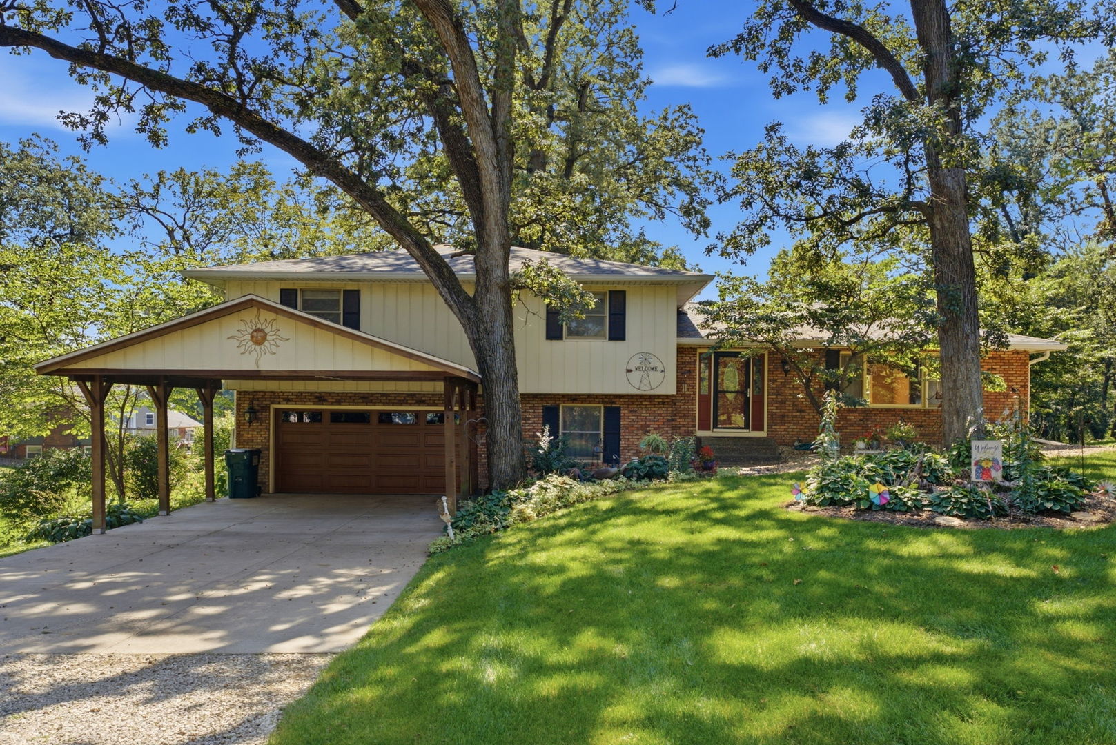 4 Timberlane Drive Property Photo 1