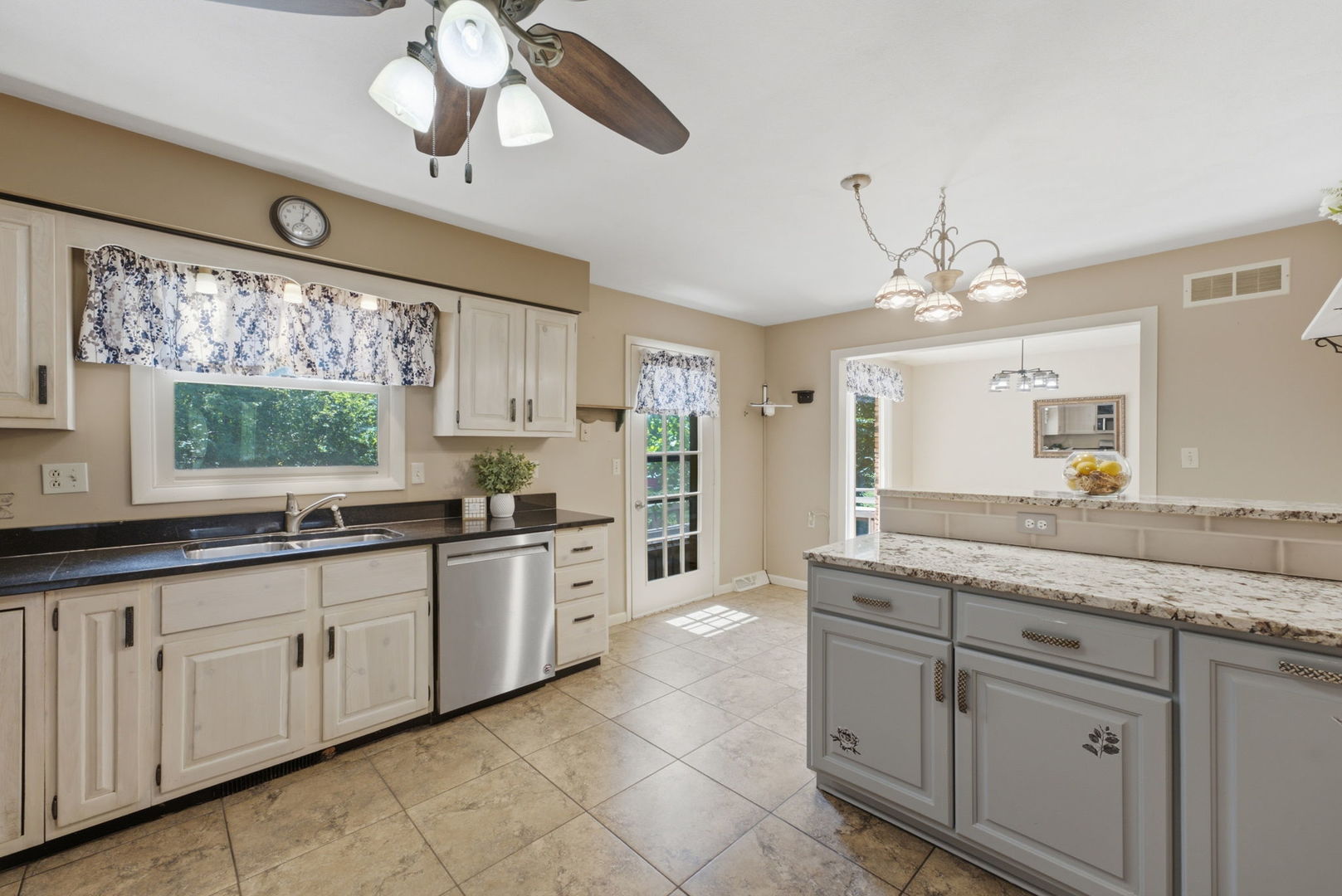 4 Timberlane Drive Property Photo 8