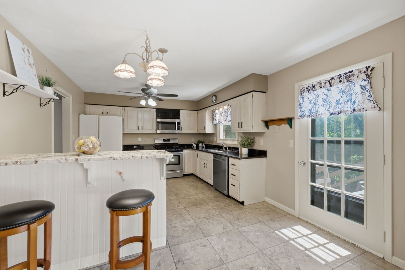 4 Timberlane Drive Property Photo 10
