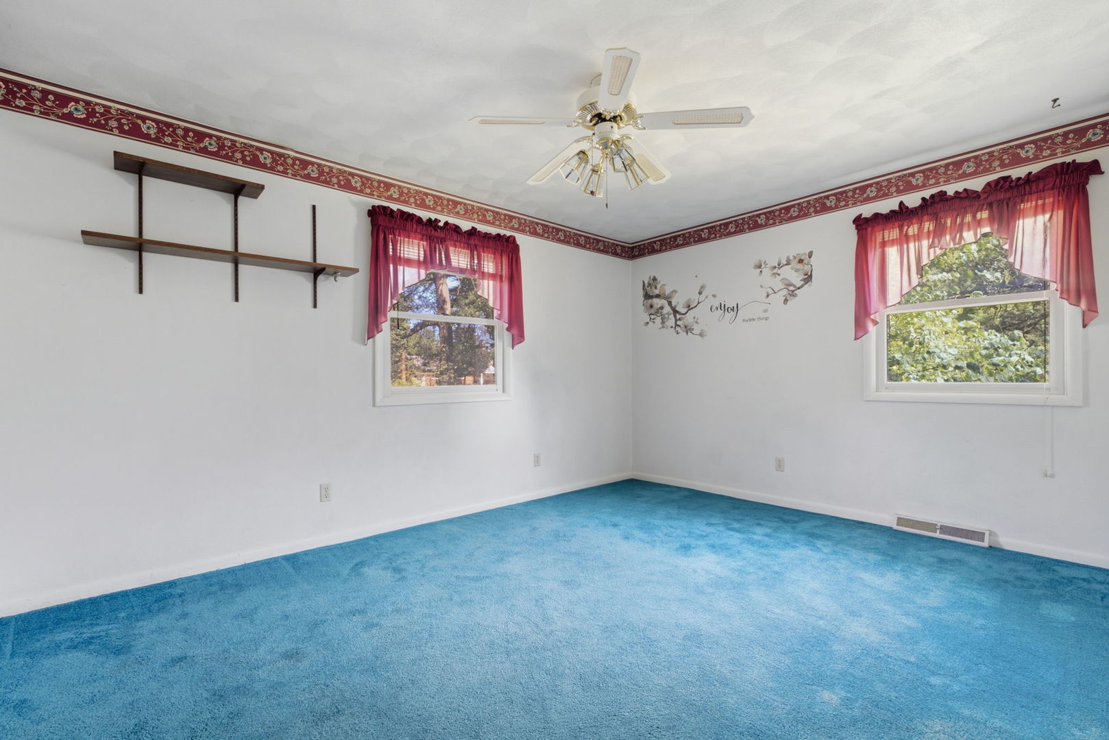 4 Timberlane Drive Property Photo 21