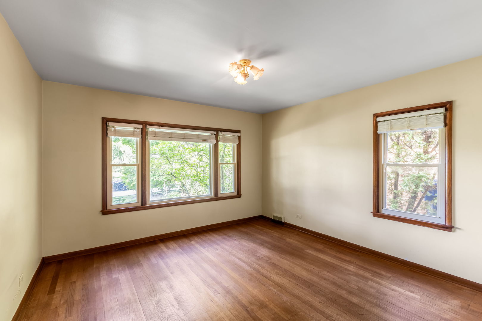 27 Pleasant Avenue Property Photo 8