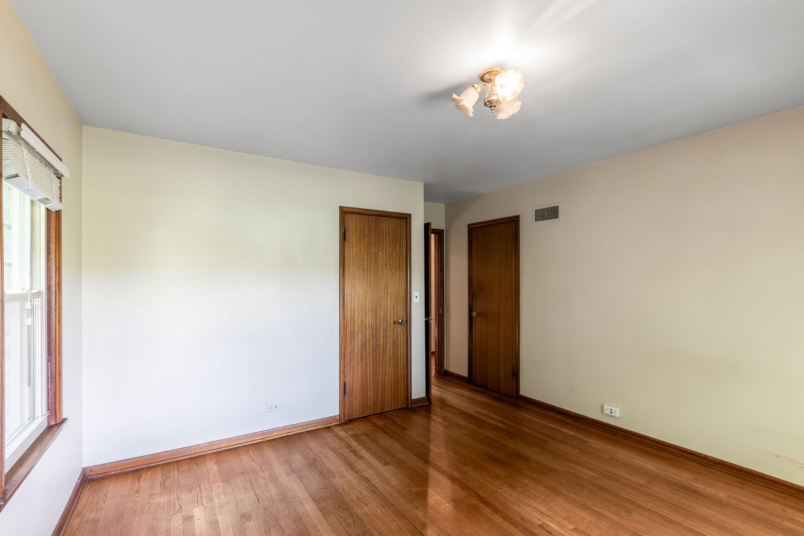 27 Pleasant Avenue Property Photo 9