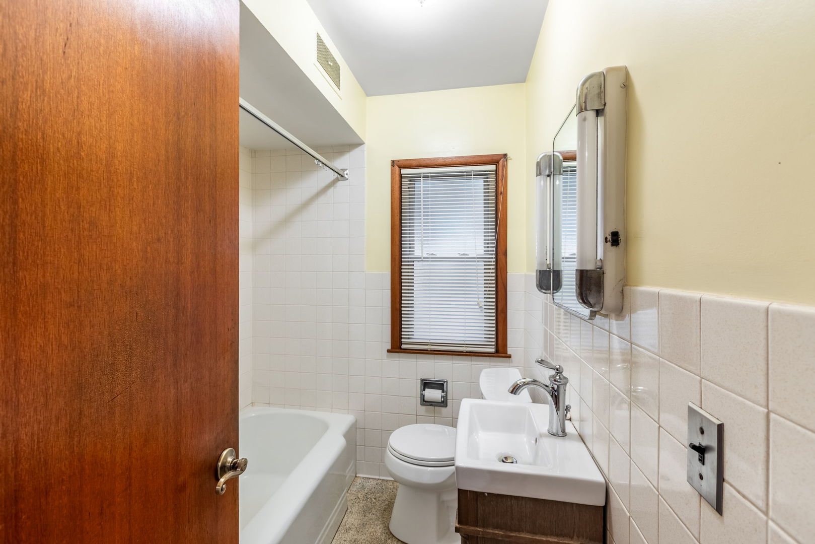 27 Pleasant Avenue Property Photo 10