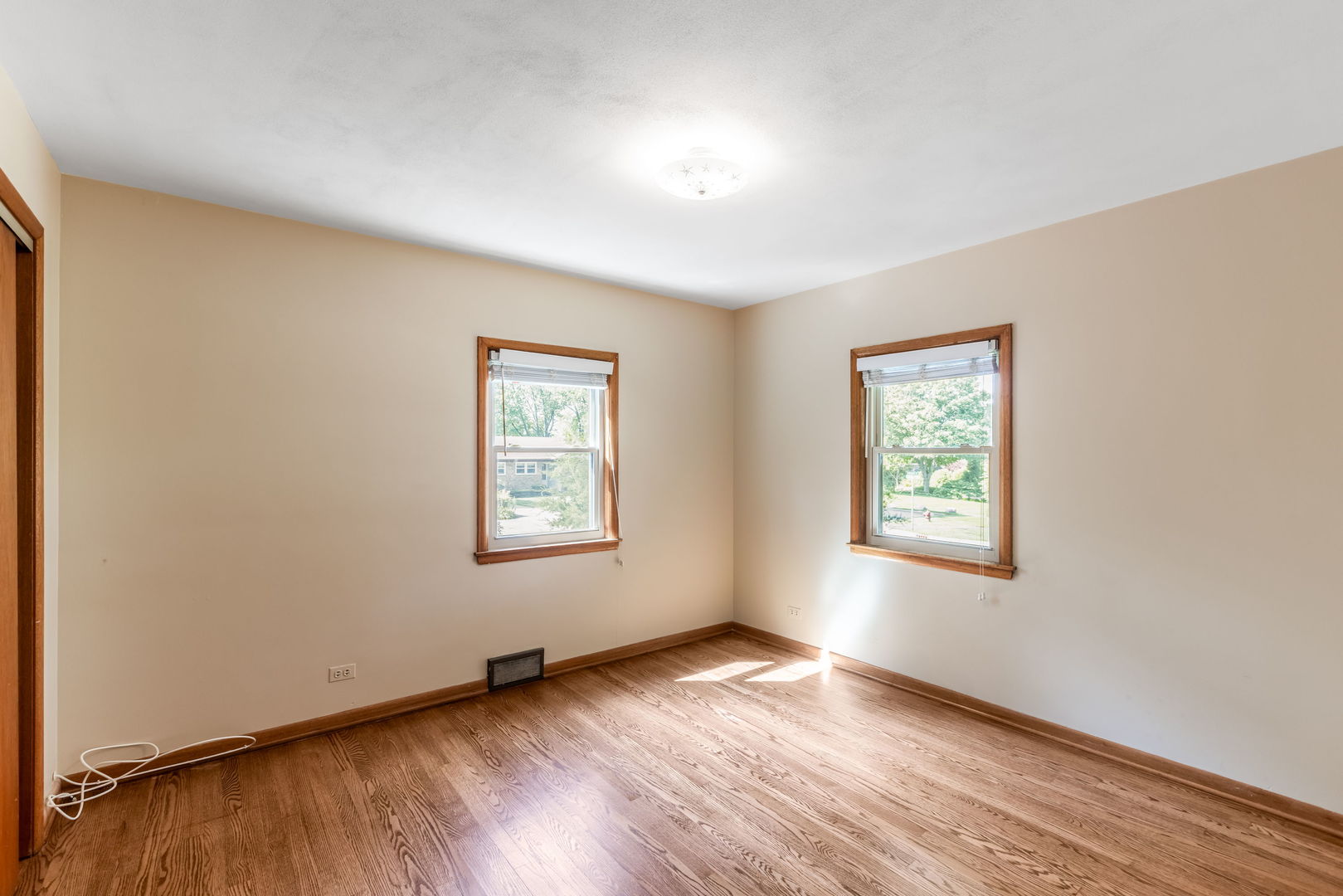 27 Pleasant Avenue Property Photo 11