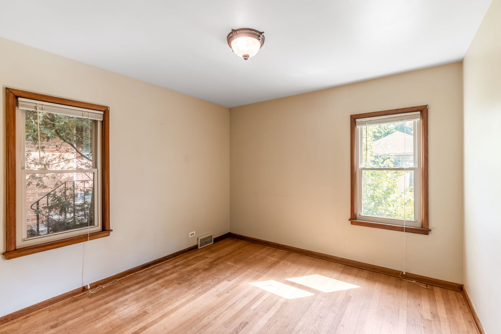 27 Pleasant Avenue Property Photo 18