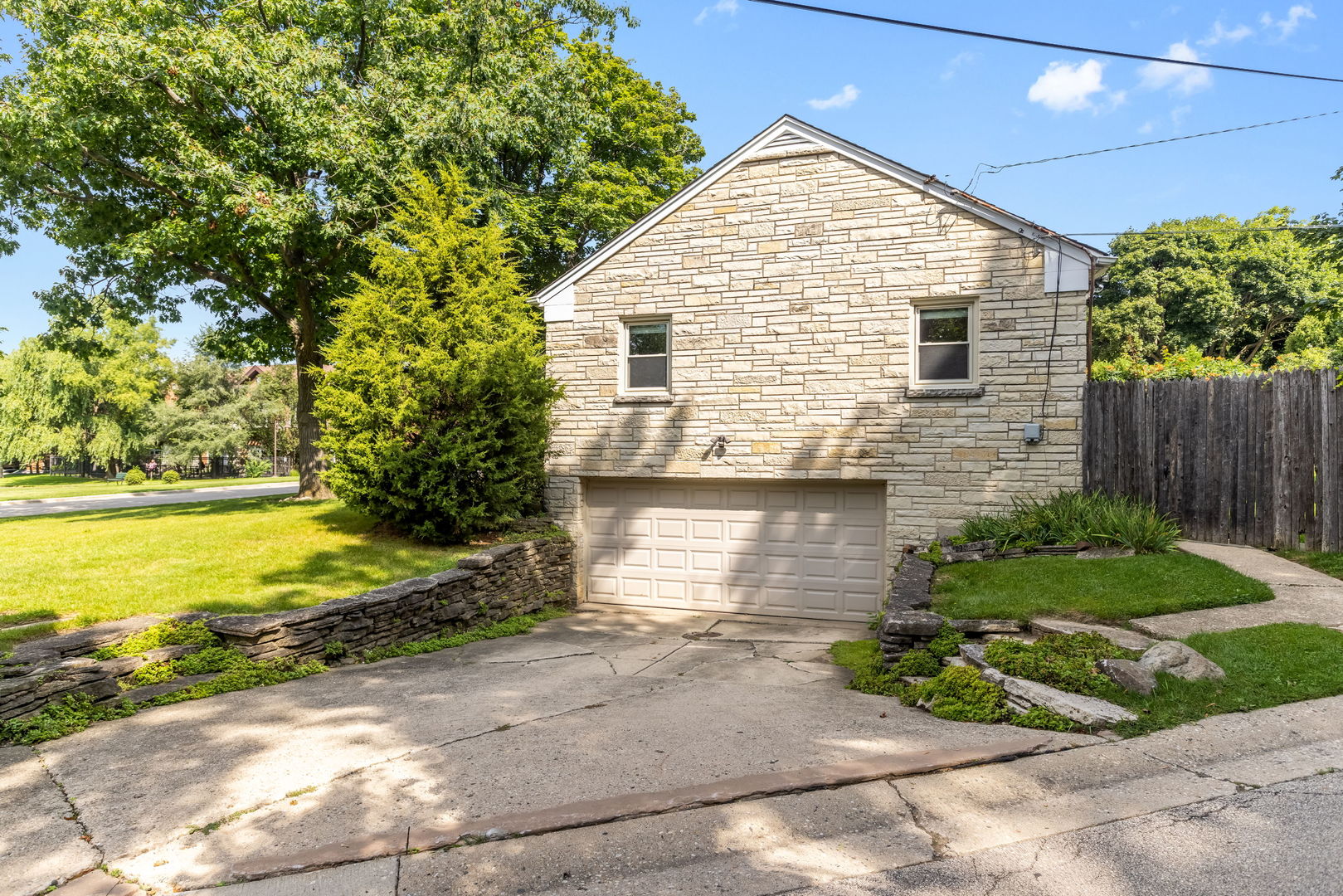 27 Pleasant Avenue Property Photo 24