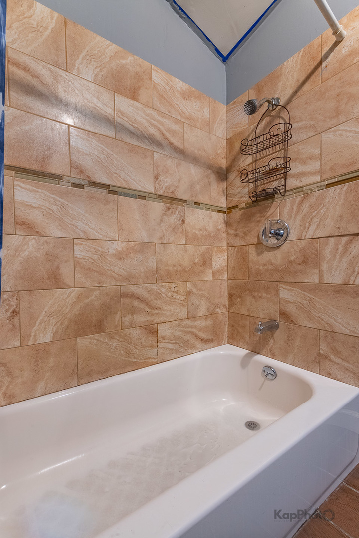 6327 S Saint Lawrence Avenue Property Photo 19