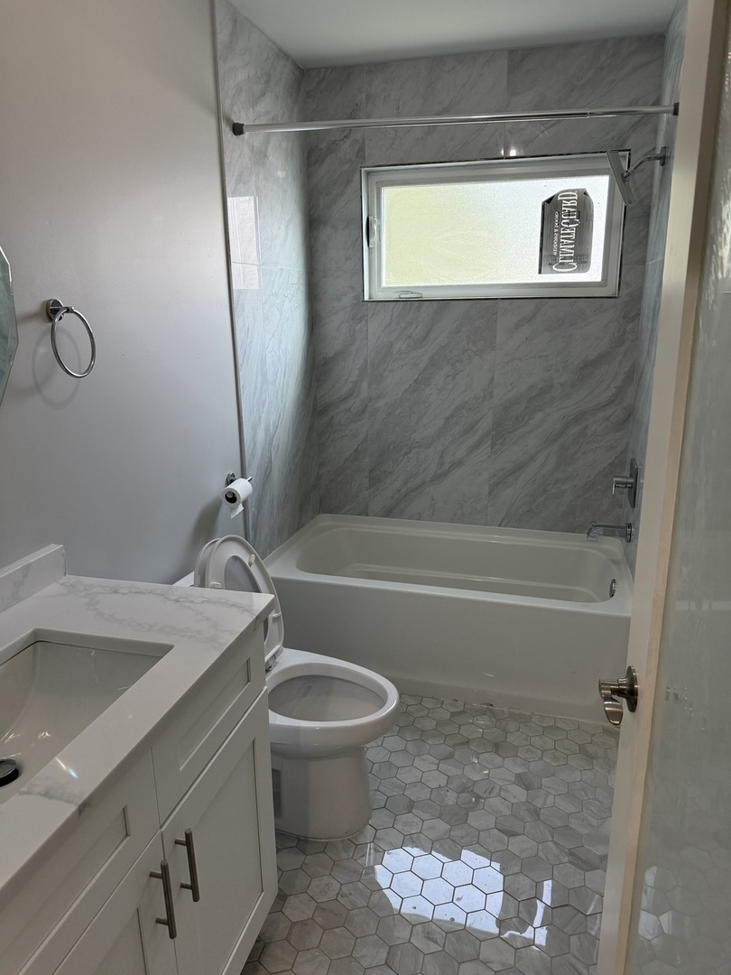 7846 S Saint Lawrence Avenue Property Photo 6