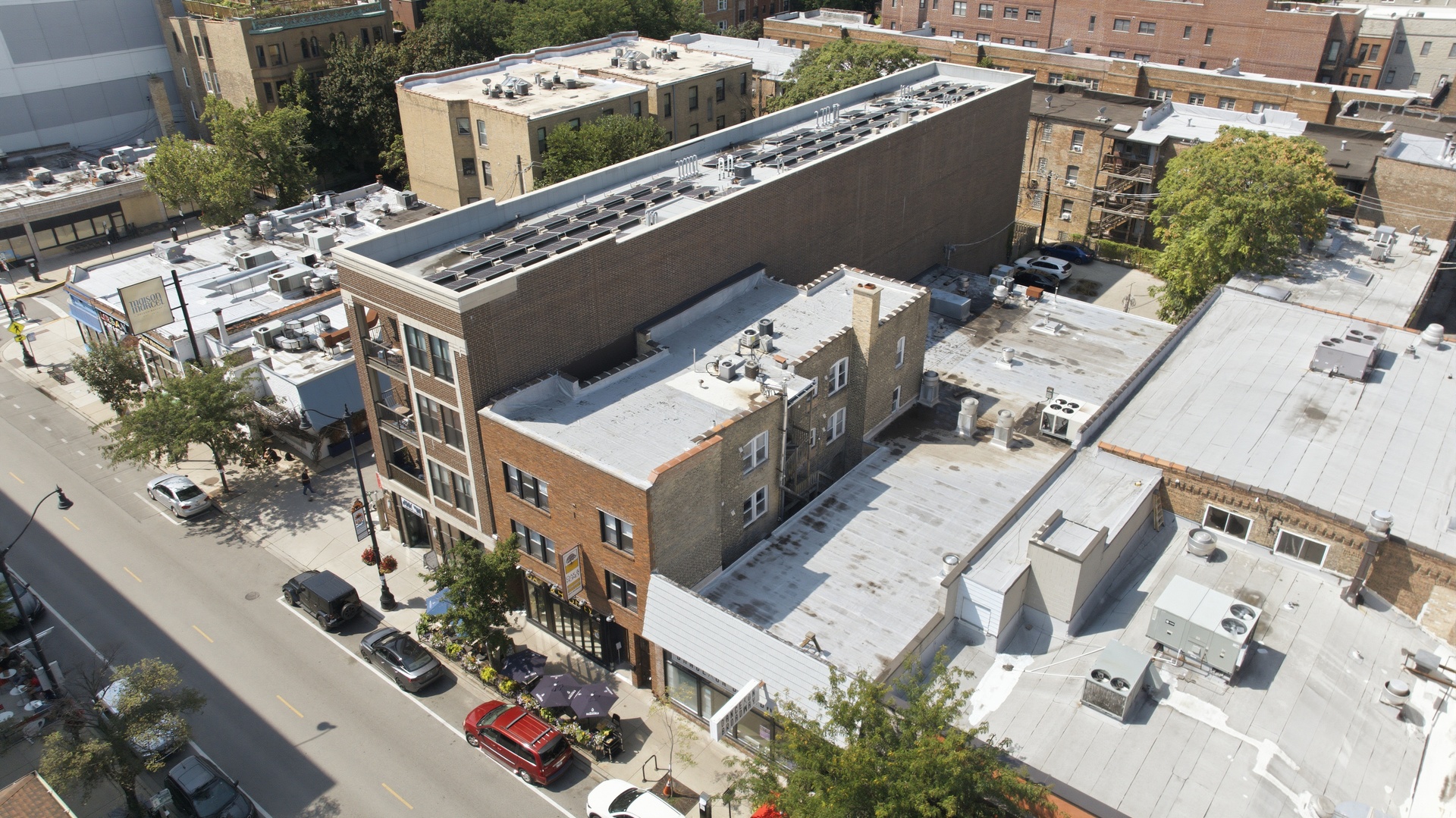 3124 N Broadway Street Property Photo 4