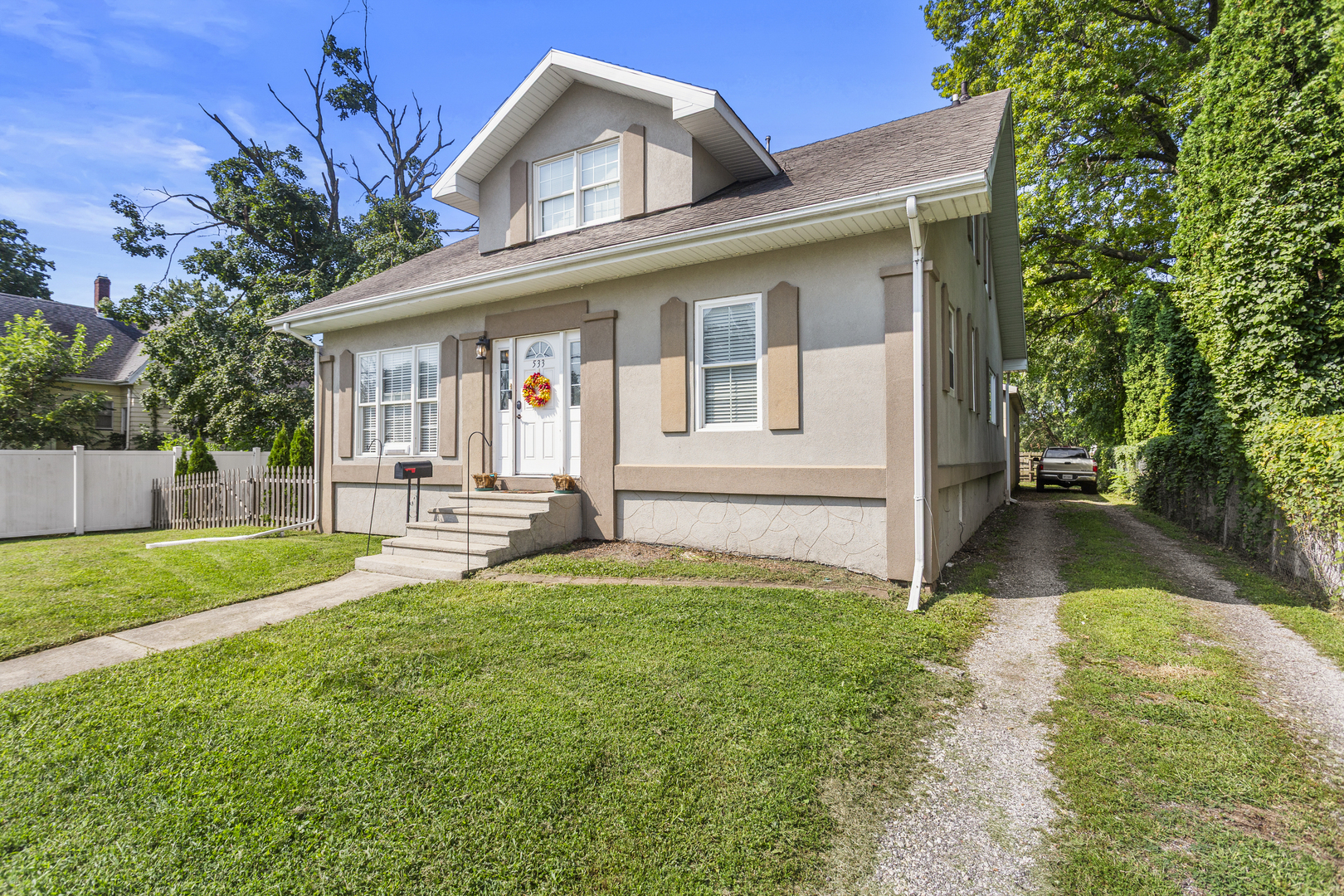 533 N Macon Street Property Photo 2